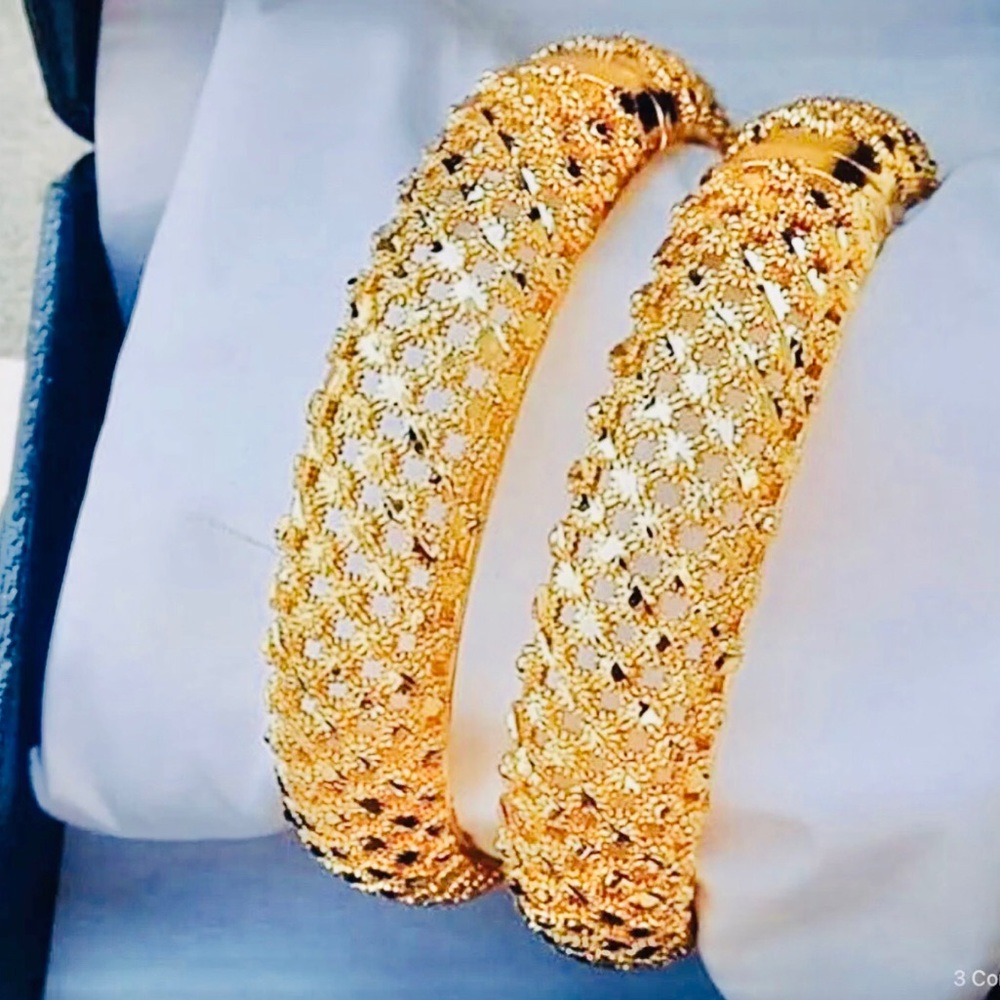Pakistani Indian 1%gold plated diamond cut bangles